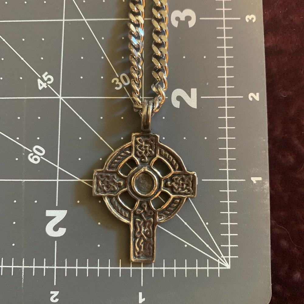 NWOT Celtic Cross Viking on 5mm Stainless steel 20"Cuban chain.